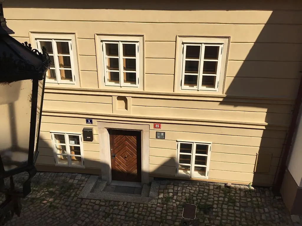 Apartments At The Golden Plough Prága