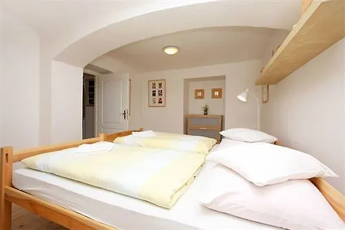 Apartments At The Golden Plough Prága